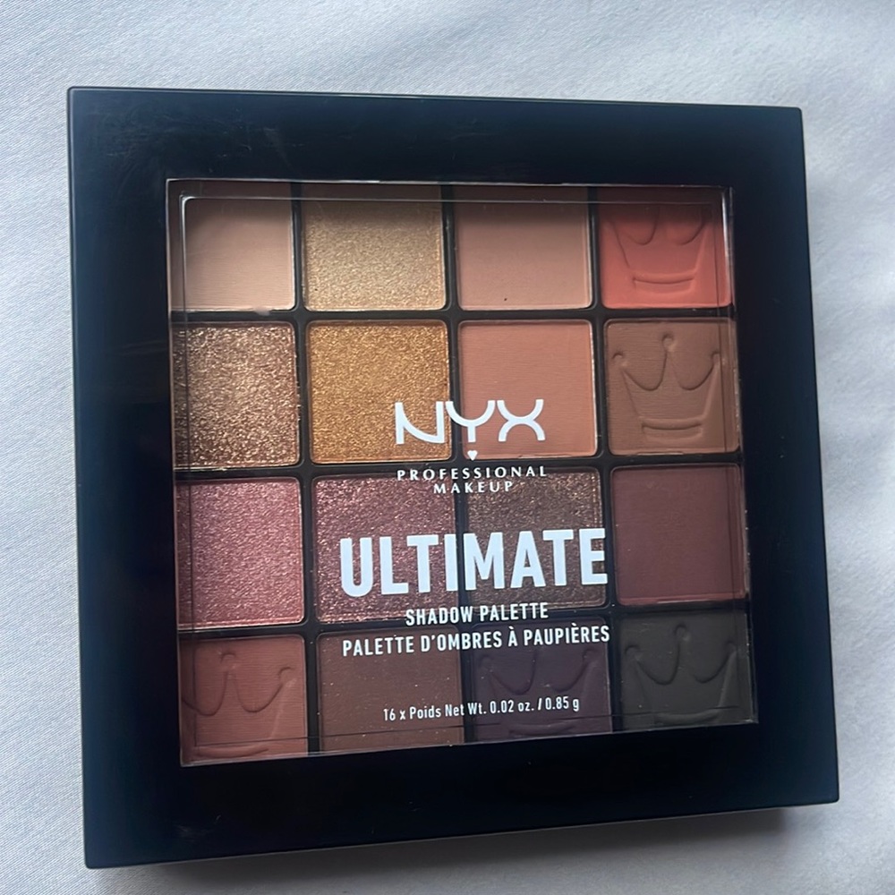 nyx ultimate queen pallet